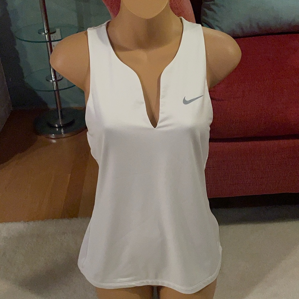Nike Dri-Fit tank top (form fitting)
